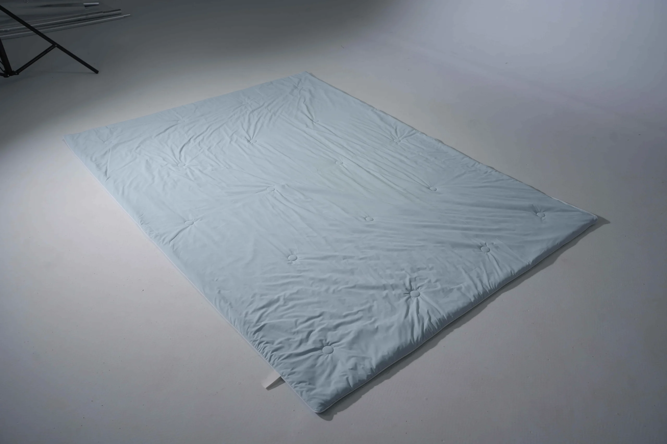 DualFeel Lyocell-Nylon Comforter - Image 6