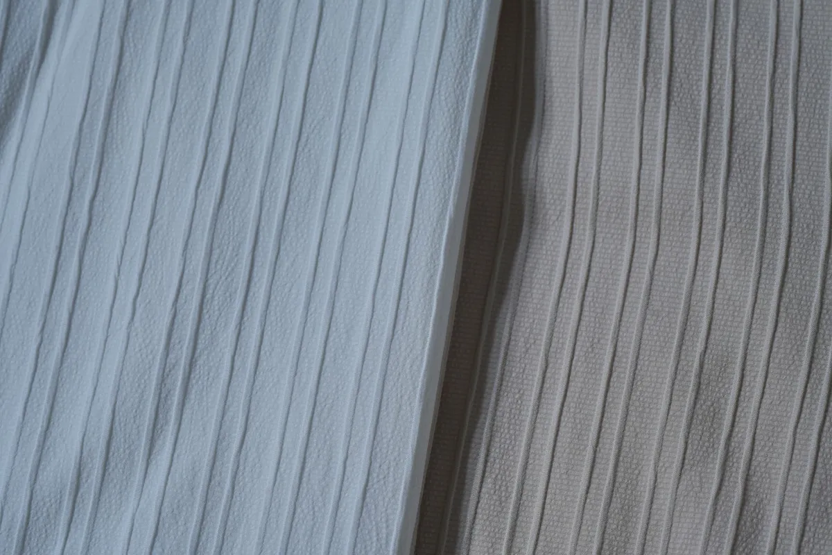 Textured Polyester Dual-Tone All-Season Comforter - Image 5